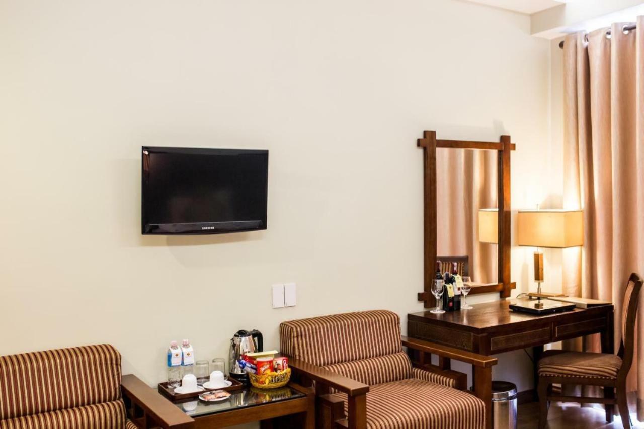 Gold Hotel Хюэ Экстерьер фото