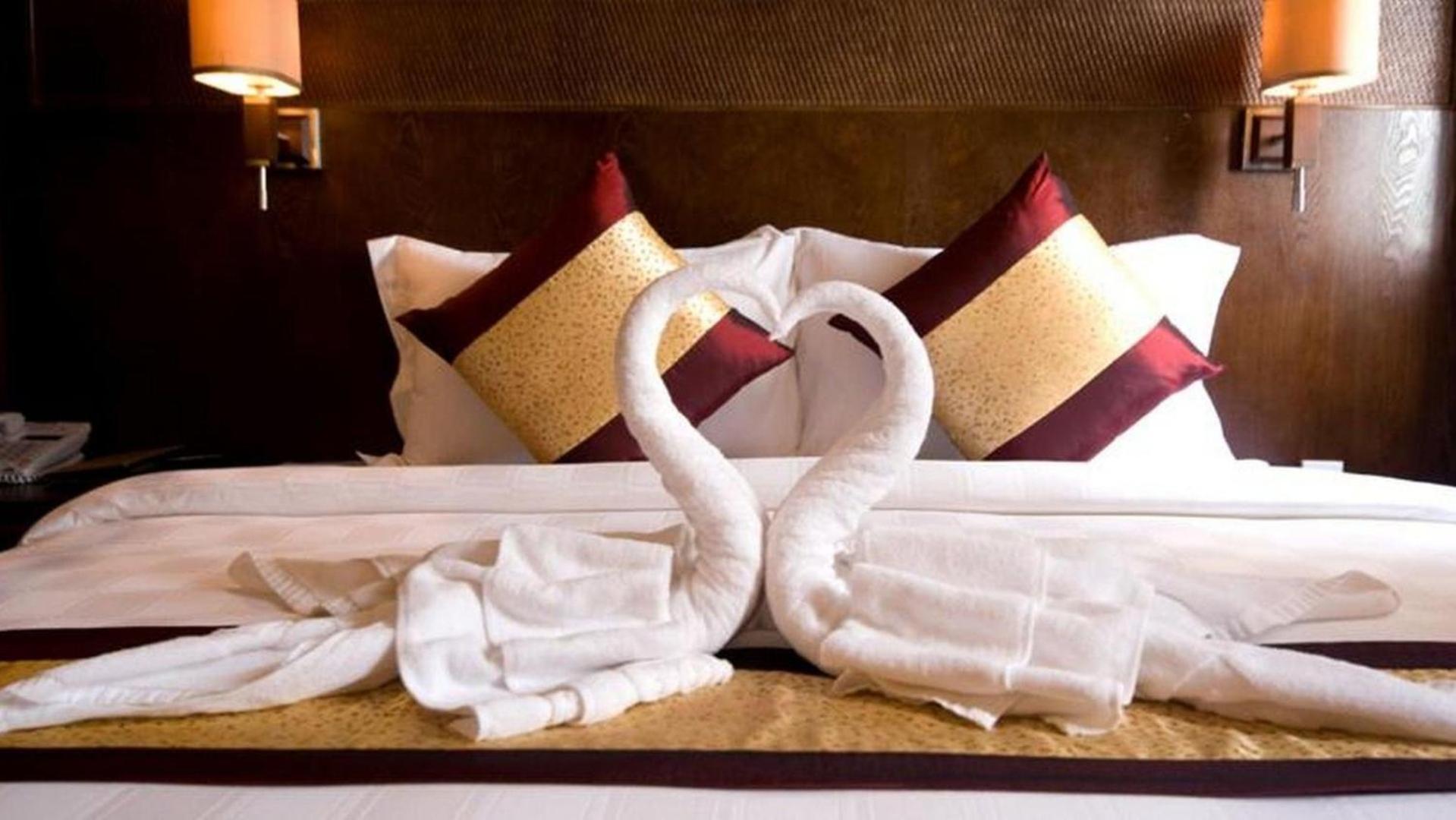Gold Hotel Хюэ Экстерьер фото