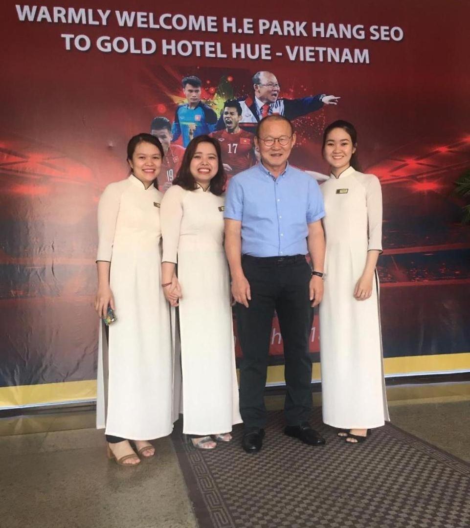 Gold Hotel Хюэ Экстерьер фото